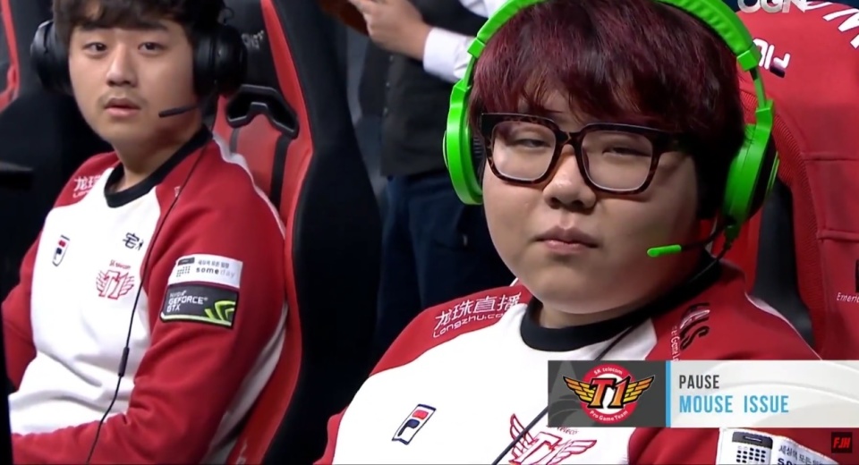 他则在中场 他则在中场